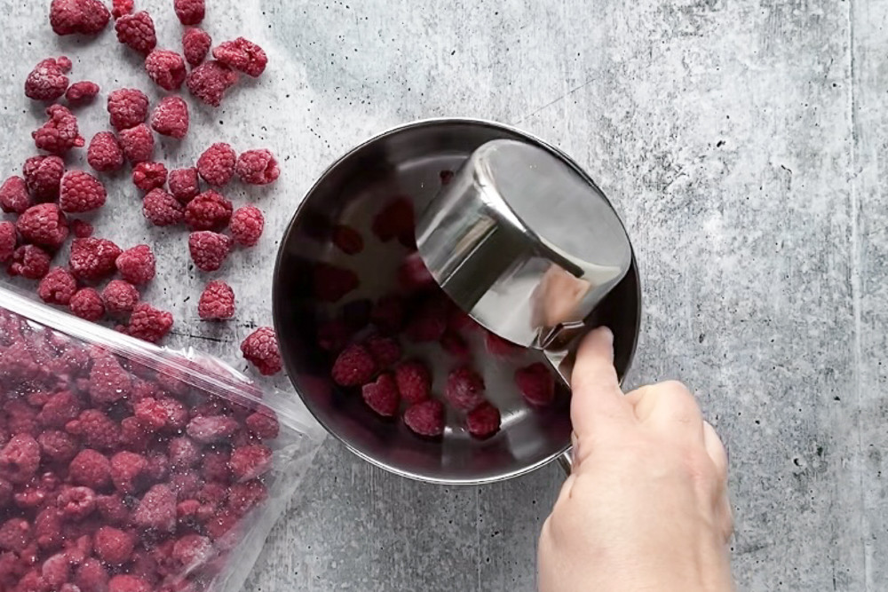 process-raspberry-chocolate-dessert-cups-2 - Flora & Vino